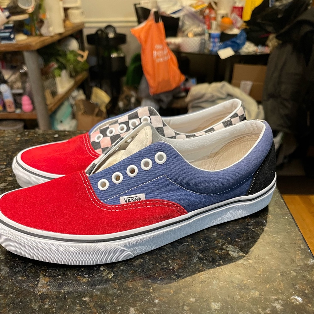 SIZE MENS 8.5–WOMENS 10. Vans Era Red Navy Checker Mix-Match